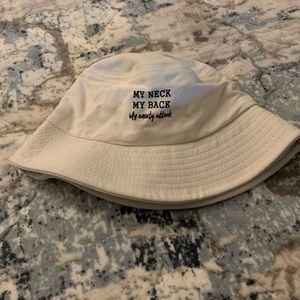⚪️ SHEIN, White, Bucket Hat, multiuse ⚪️